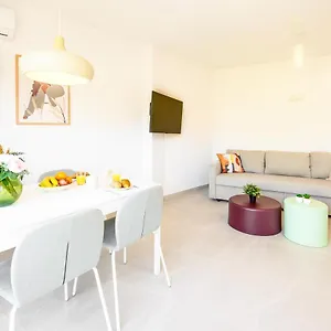 2 Bedroom, New, 1 Min To The Beach, City Center- Picasso By 10tosea Fuengirola